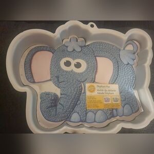 Wilton Elephant Aluminum Cake Pan –Jello Mold  2010 - #2105-0576 Pre-owned